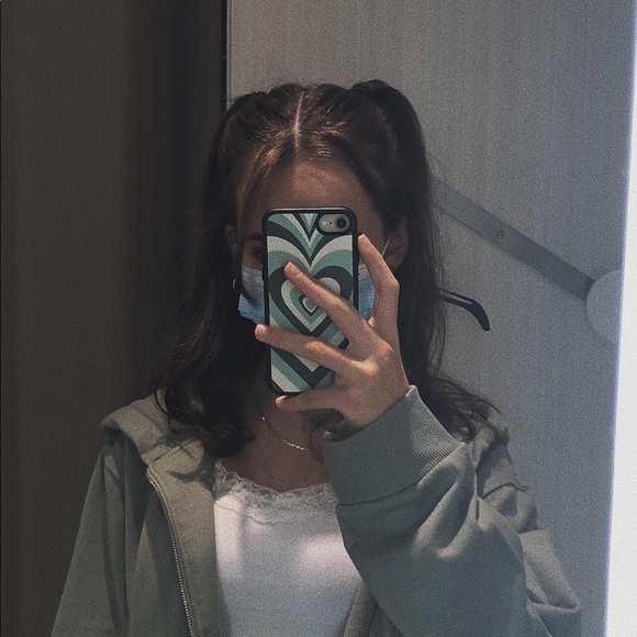 Meet your Posher, Chloe - Picture 1 of 1